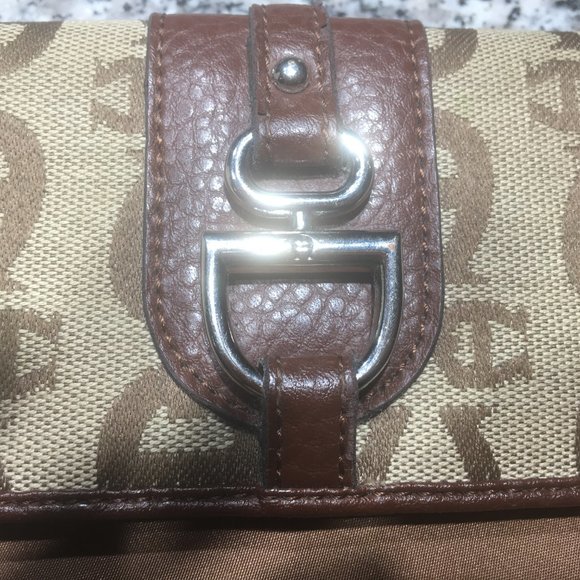 π Etienne Aigner Signature Wallet π - Picture 9 of 14